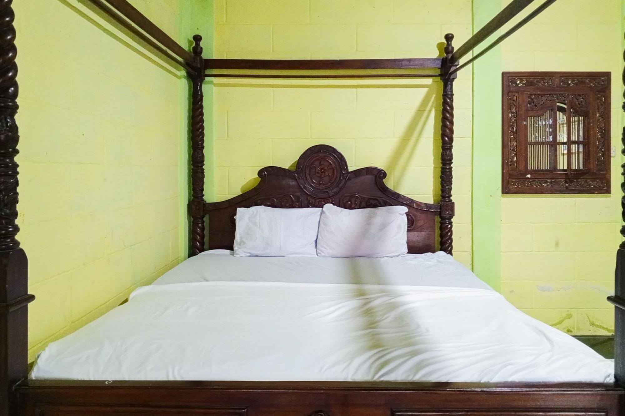 Villa Kampus Near Taman Safari Cisarua Puncak Redpartner ボゴール エクステリア 写真
