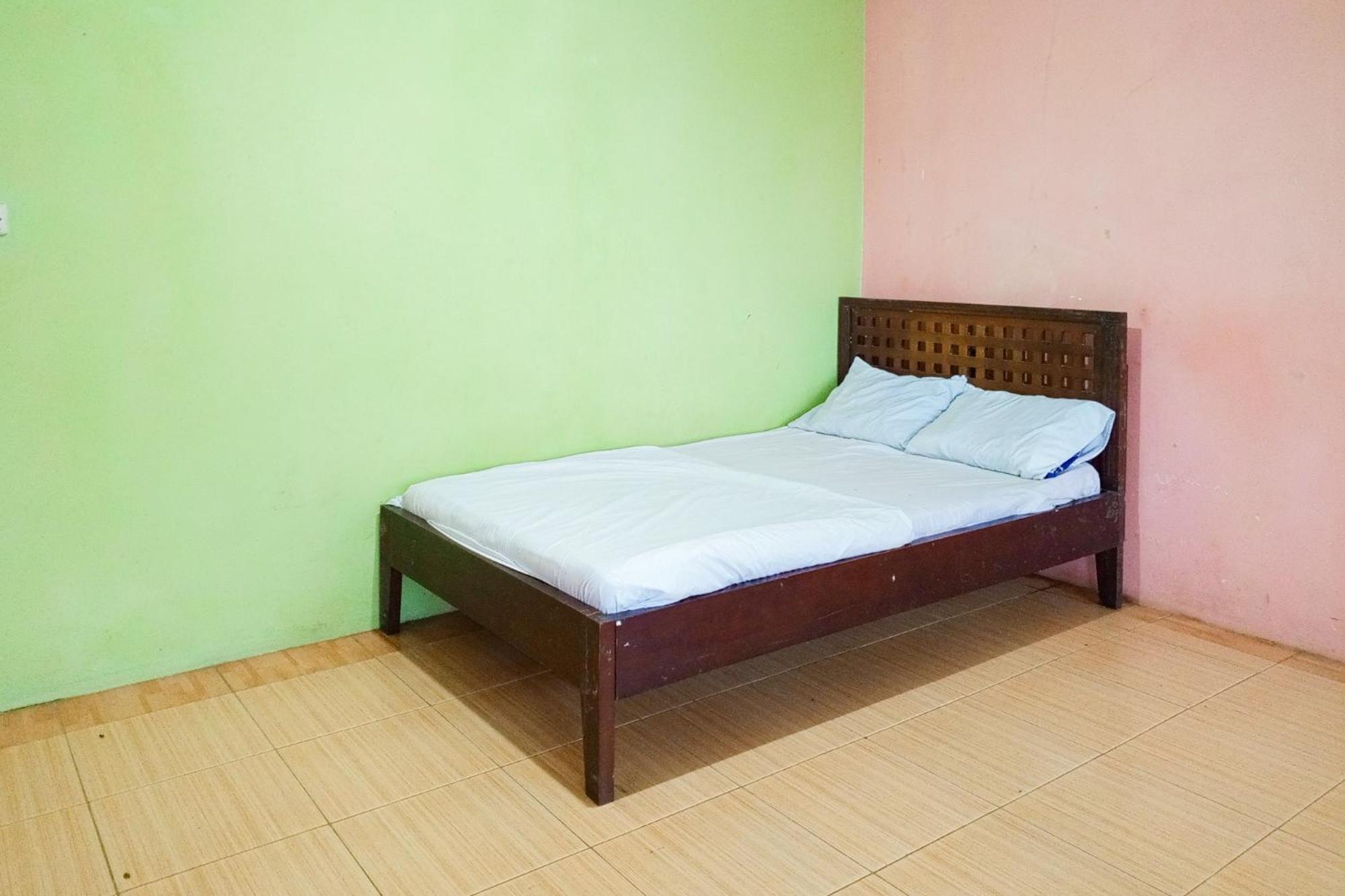 Villa Kampus Near Taman Safari Cisarua Puncak Redpartner ボゴール エクステリア 写真